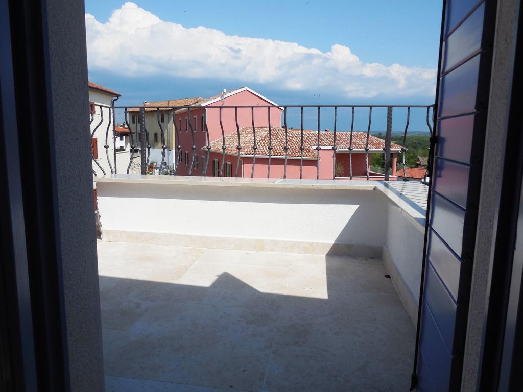 Stone House Apartments Brtonigla Ngoại thất bức ảnh